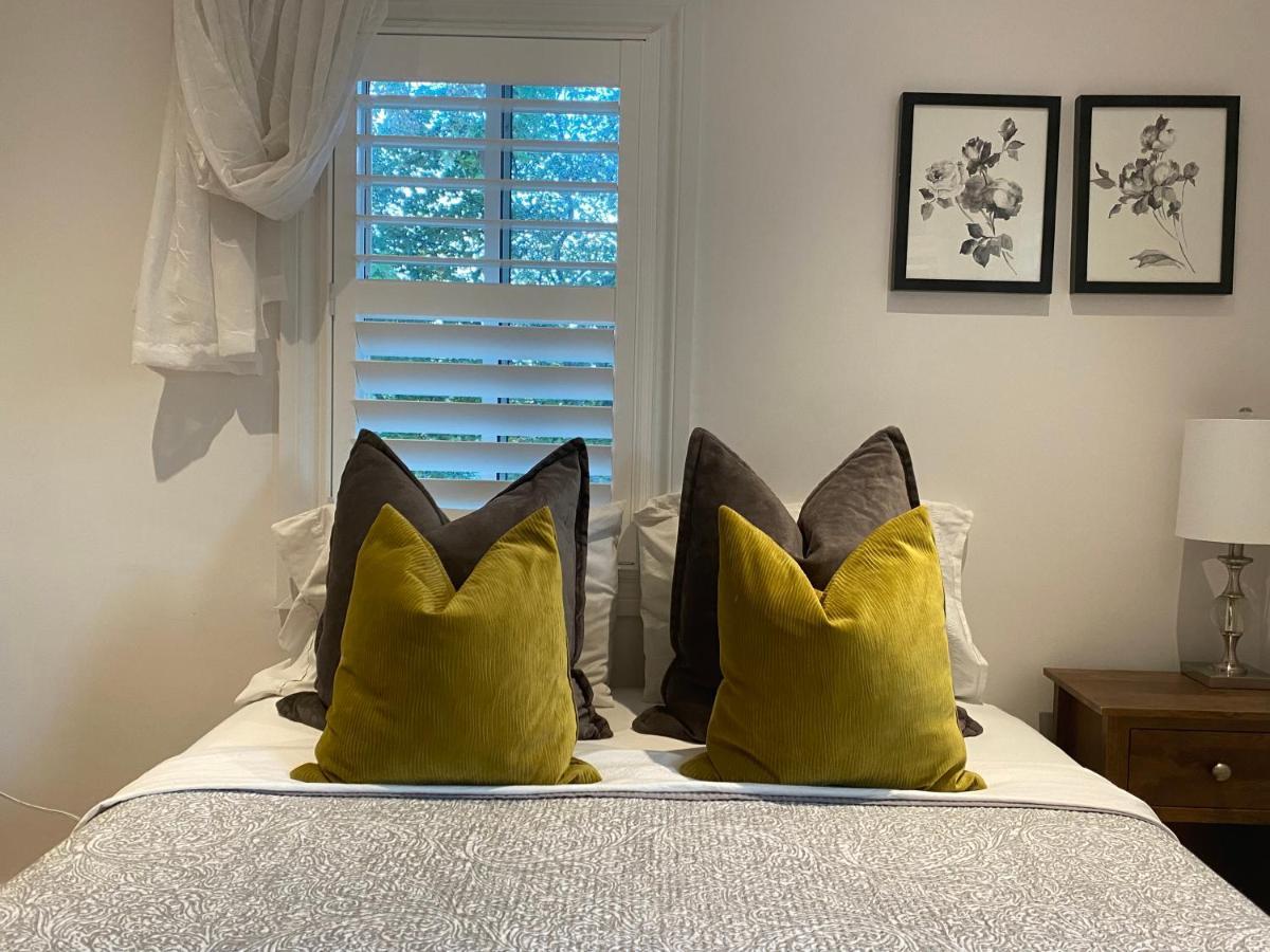 Clearbrooke Gem- Bright Private Bedroom Close To Yyz Торонто Экстерьер фото