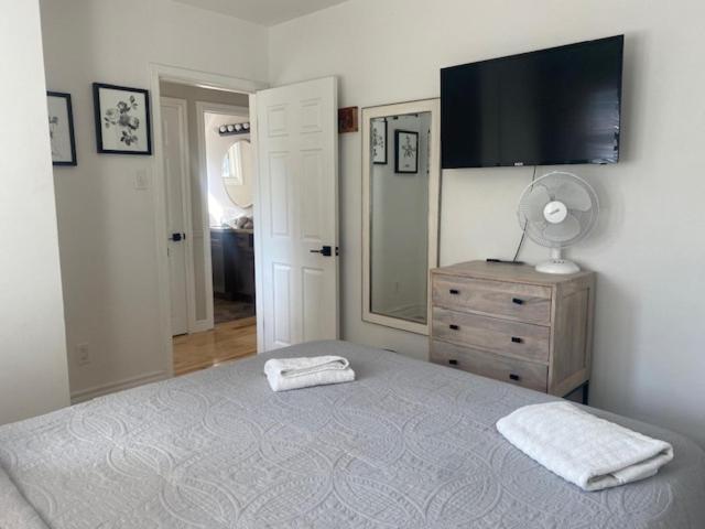 Clearbrooke Gem- Bright Private Bedroom Close To Yyz Торонто Экстерьер фото