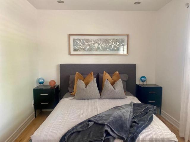 Clearbrooke Gem- Bright Private Bedroom Close To Yyz Торонто Экстерьер фото