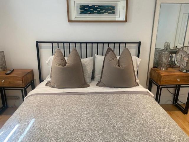 Clearbrooke Gem- Bright Private Bedroom Close To Yyz Торонто Экстерьер фото